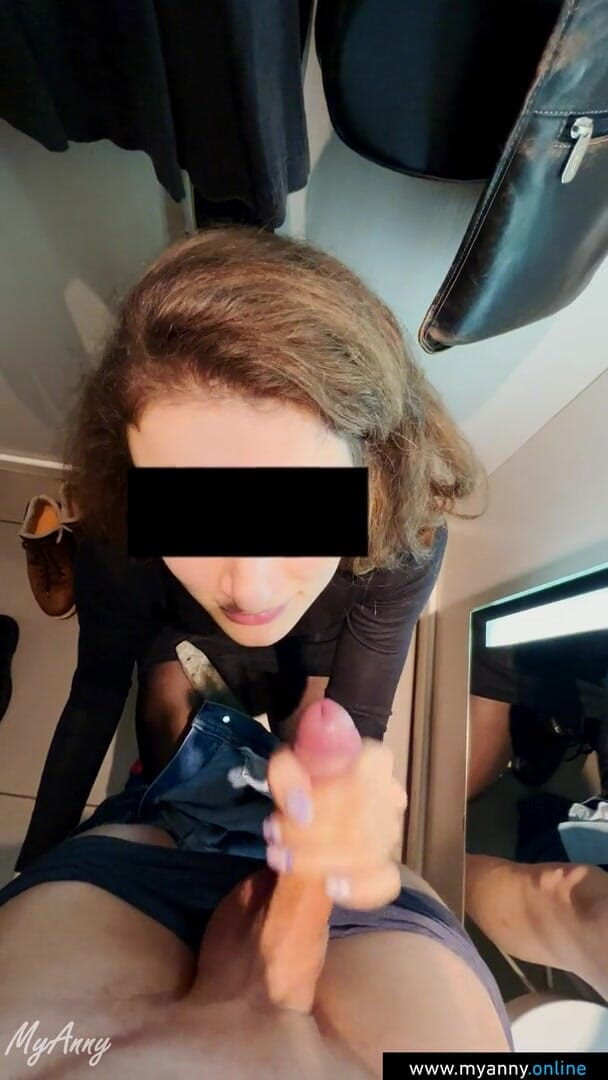 MyAnny: Blowjob berisiko dan facial di ruang ganti toko