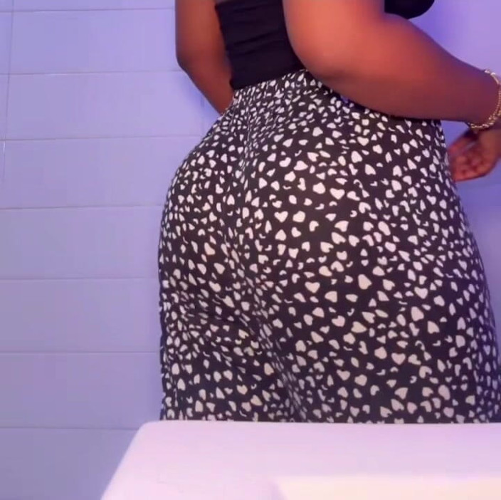 African Fart Queen: Вонючая пижама поздней ночью