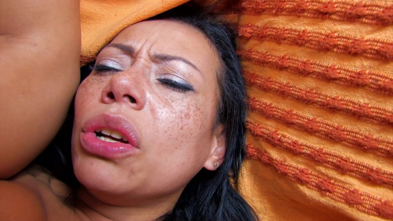 Miami Reality: Une latina à gros nichons prend la meilleure sodomie de sa...