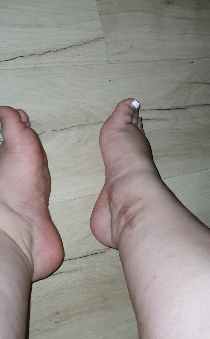 LoraBbw: Piedi di mezzanotte in mostra !!