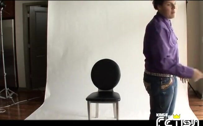 Gay Diaries: Un mec excité fait une séance photo et se masturbe...