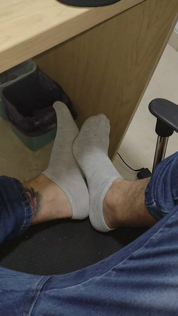 Tomas Styl: Des chaussettes pour sentir des pieds masculins