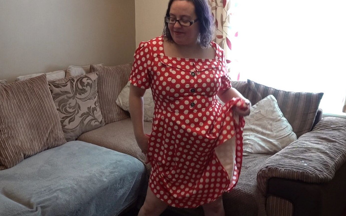 Littlevixen: Sexy manželka striptýz v červených šatech 1950s