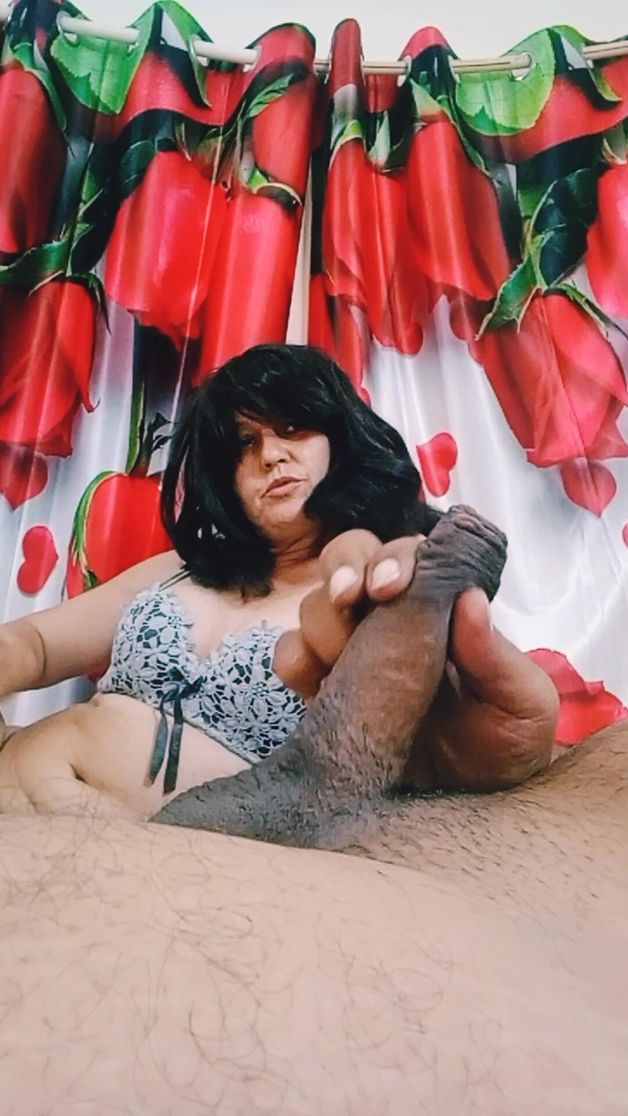 Bolly Karma: Puta esposa protector