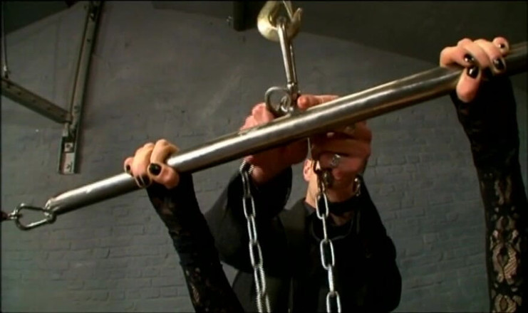Absolute BDSM films - The original: Gra woskowa i sikanie z gorącą MAMUŚKĄ