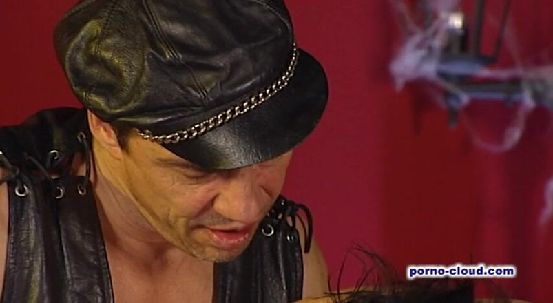 Porno Cloud: Фістинг рабині