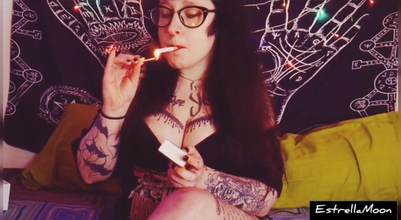 Estrella Steam: Estrellamoon fumando e se masturbando - compilação