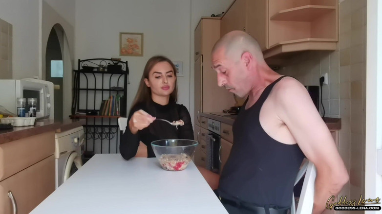 Goddess Lena: Mănâncă-mi resturile și pișarea!