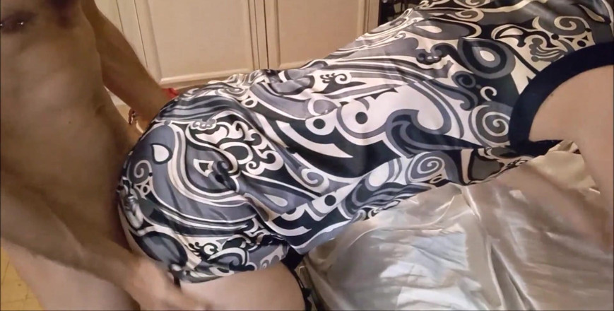 Sexy O2: 787 - Jag - fransk amatör doggystyle knull, satinunderkläder