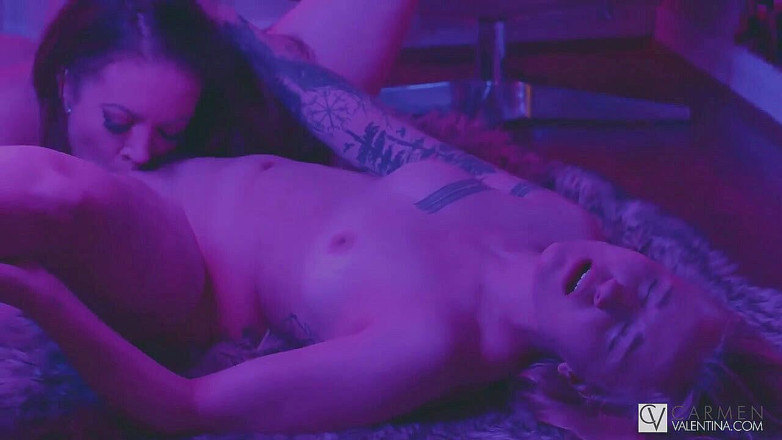 Carmen Valentina: Carmen valentina memanaskannya sama marie hardon