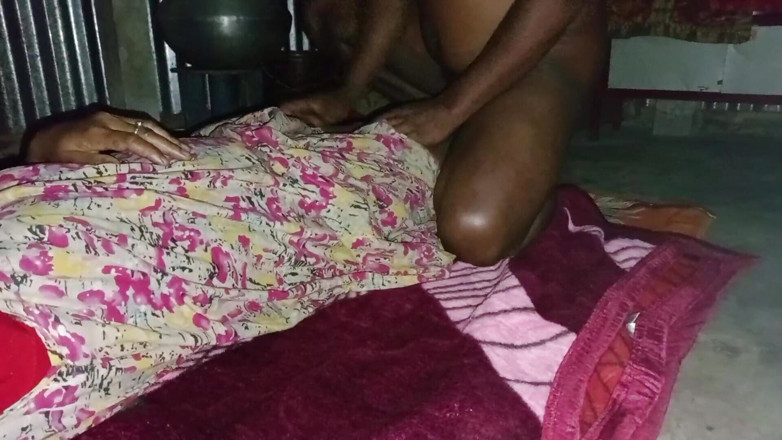 Dogrupali69: Bangla chatti video ben ve karım moni çok seks yaptık