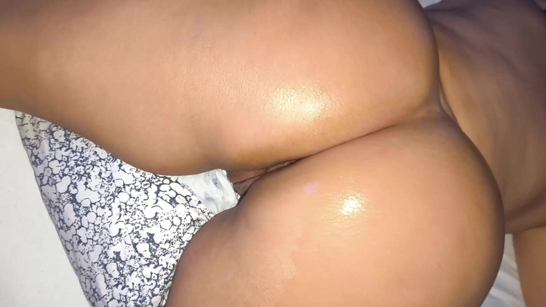 SENSESEX: Je n’ai pas pu résister à la chatte étroite du voisin et...
