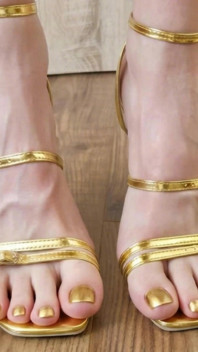Teen Feet in Heels