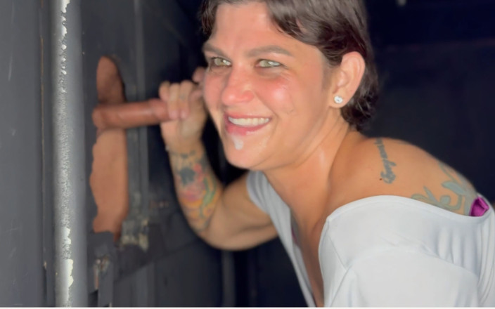 PsiloSiren: Prima volta al gloryhole