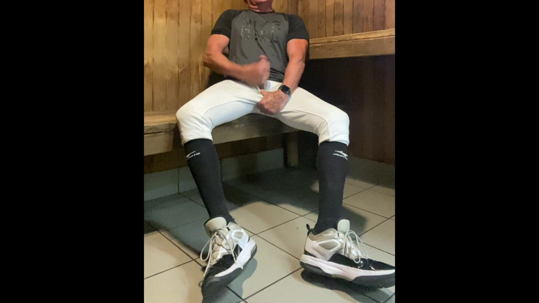 JockDad87: Buff Jacked Jockdad87 Randen in honkbaluitrusting in de sauna