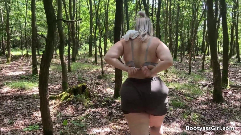 Bootyass Girl: Pawg đụ trong rừng