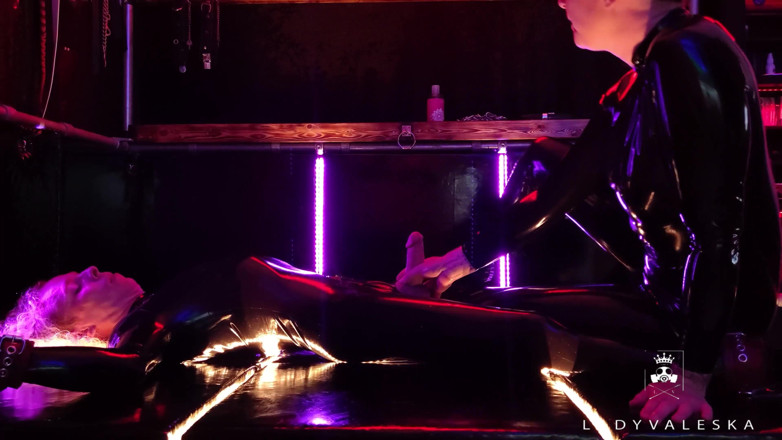 Lady Valeska: Orgasmo legato ineluttabile
