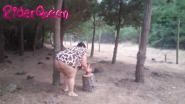 Only Riderqueen BBW Step Mom Latina Alone: Recoping Woods セクシーな継母の屋外