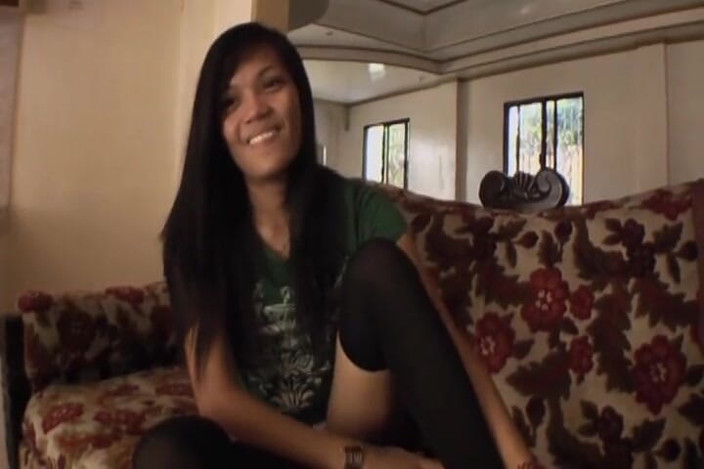 Asian Cuntz: Slender asian girl doing casting for the first time