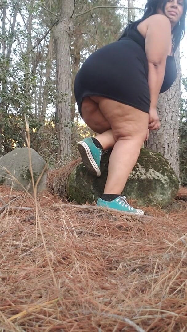 Riderqueen: 继母屁股崇拜森林