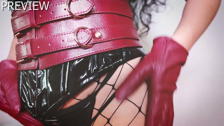 DominaFireOfficial: Liebeseeleの高級BDSM玩具の開梱-ストラポン、フロッガー、レザーボンデージカフ