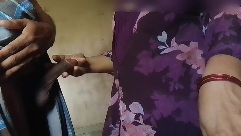 Bijukumar: タミルの村の女の子がキッチンで夫のチンコをしゃぶる
