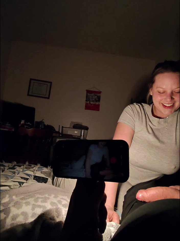 Mya Lane: Sexe Sournois Sur Un Lit Qui Grince Tout Le Monde...