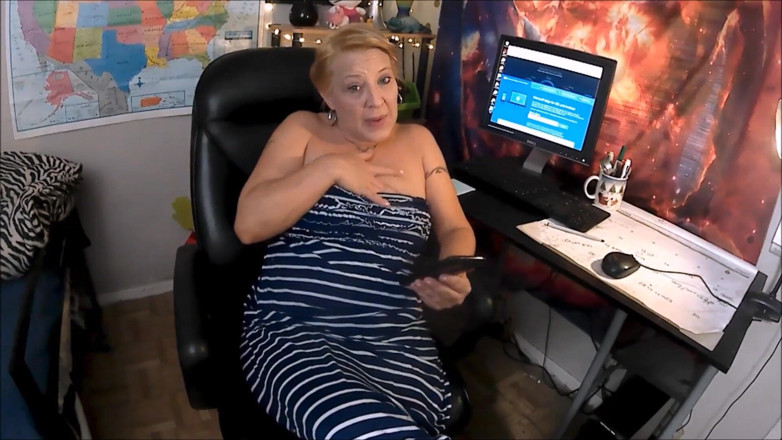 naughtynikki777: Professor classifica alunos com fotos de pau