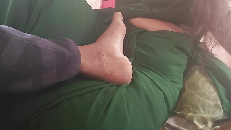 Realmallucouplevlog: 흑누나의 젖탱이를 따먹는 Mallu 소녀