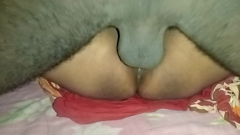 Raja puja: Indische bengalische Boudi oder Bhabhi wird von freunden gefickt, nachdem...