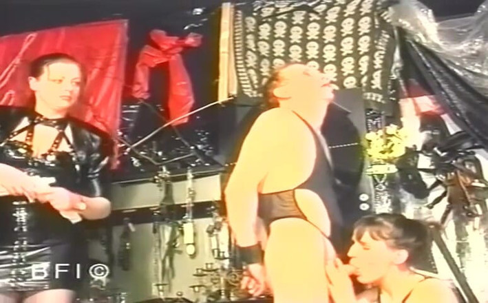 Hardcore slave sex: Traite d'esclave