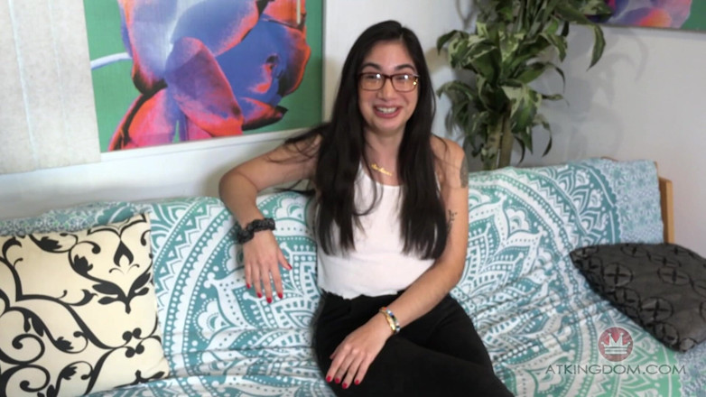 ATK Fans (Hairy): Lucy sunflower si siede per un'intervista per parlare della sua...