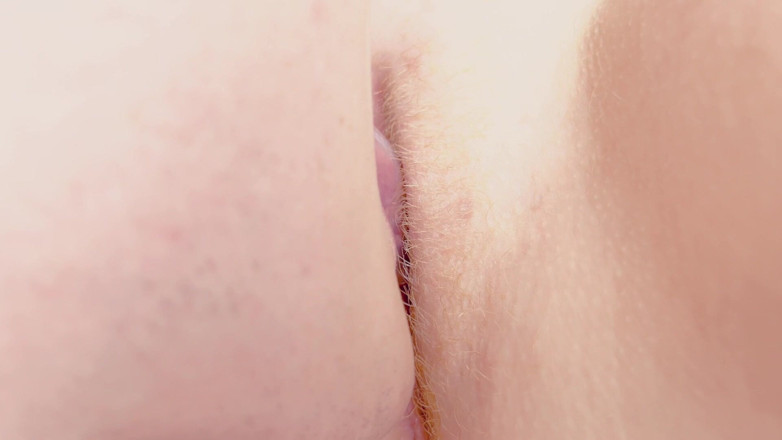 AmyHi: Asmr - perfecta pelirroja lamiendo coño - orgasmo de cerca