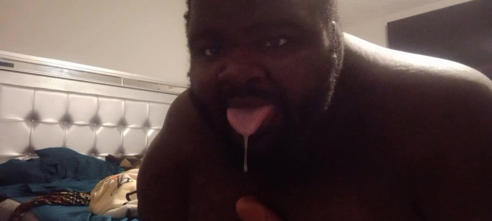 Andrew Adams: Teaser post de j'ai sucé un gode entre mes seins...
