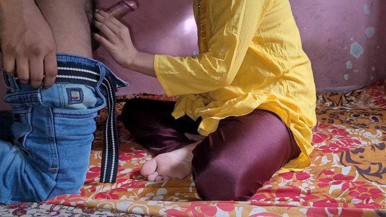 Your kavita bhabhi: desi bhaabhi naiti pahanakar baithi lekin uske desi bhaabhi ne...