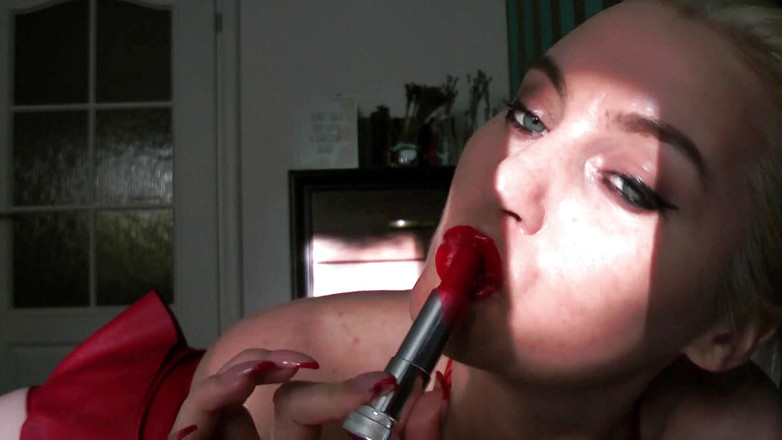 Goddess Celine: Таємна рабиня помади
