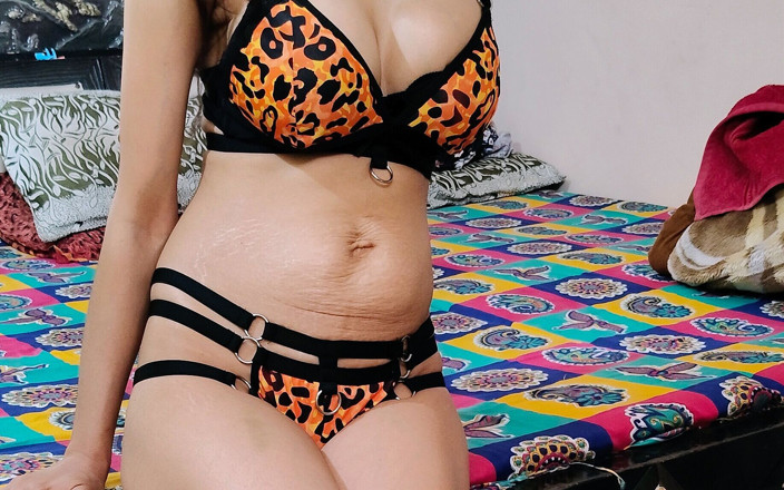 Kapsims: Soția indiană își arată noua rochie în bikini pentru iubit