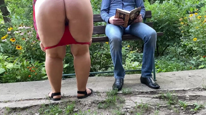OurFetishLife: Suegra con un enorme culo sexy mea a mi lado