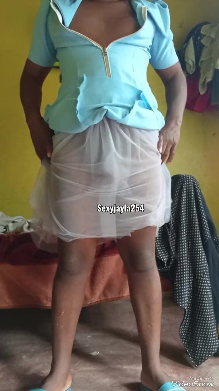 Sexyjayla254: 全身撒尿让她感觉良好