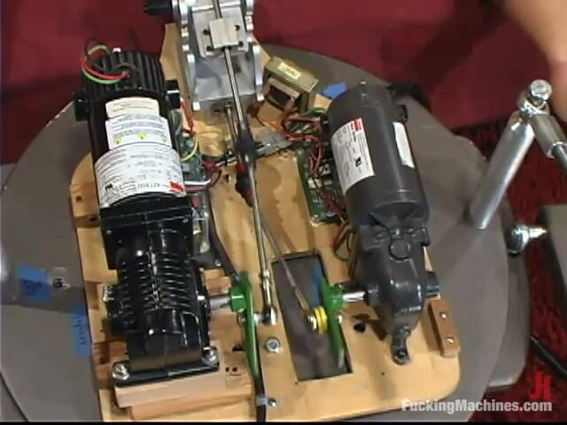 Fucking Machines by Kink: Nina e Vendetta