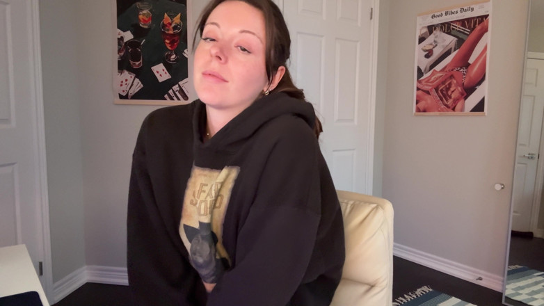 Nadia Foxx: Ma demi-sœur écarte sa chatte et son cul pour vous !