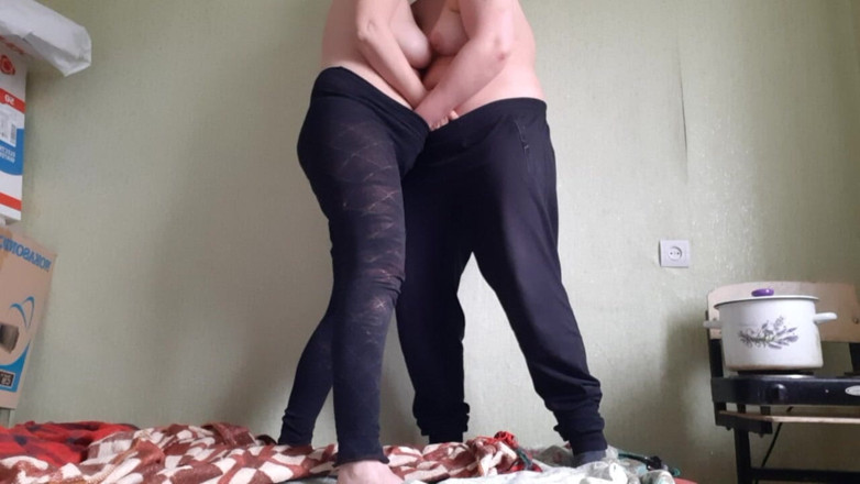 Lesbian-candys: Kimse yokken yurt mutfağında sikişiyoruz - lesbian-candys