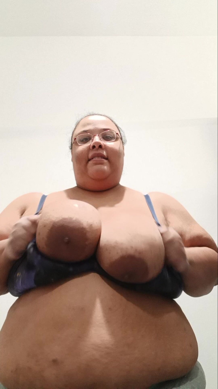 Jessica pigslut: Ser una puta en el baño de la biblioteca!