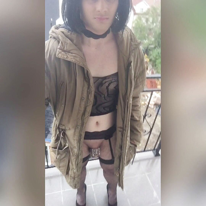 Sissyvalerie69: Neredeyse bir komşuya yakalanıyor