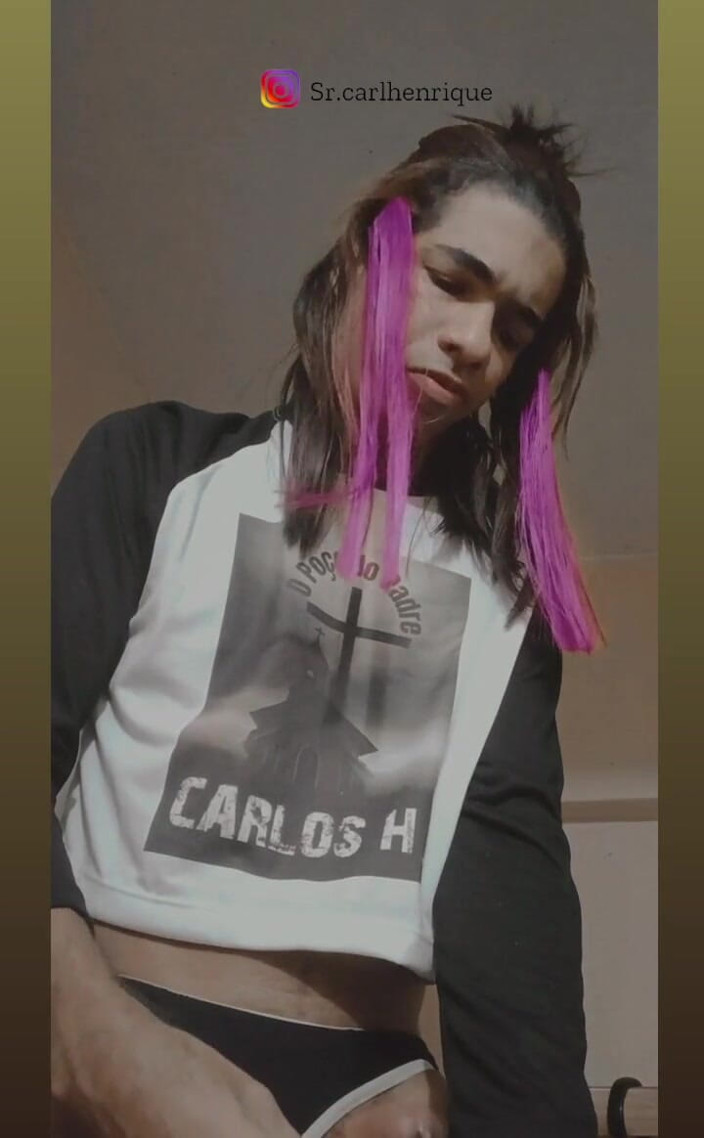 Carlos Henrique: Carlos Henrique seductor disfrutando de bragas