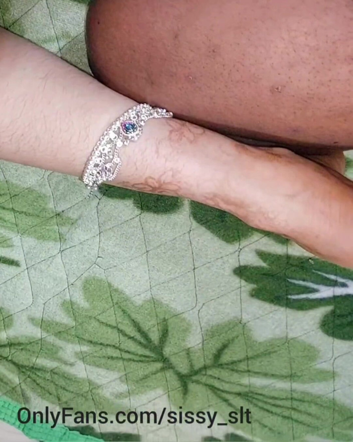 TheaDesiHotwife: Istri bahenol ini dientot habis-habisan sama kontol kecil pria dominan...