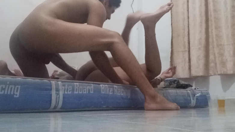 AngyAmazon: 18yo Put the Bed in the Floor to Avoid His...