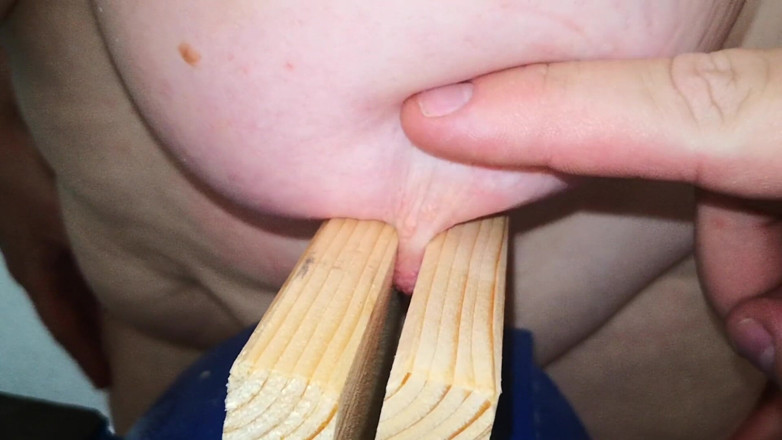 Bouncy Tits Action: Puting memerah nafsu