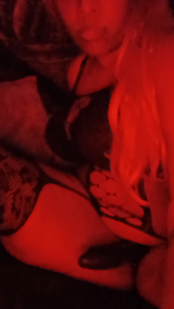 MelodyHott: Meisje geil met speelpenis