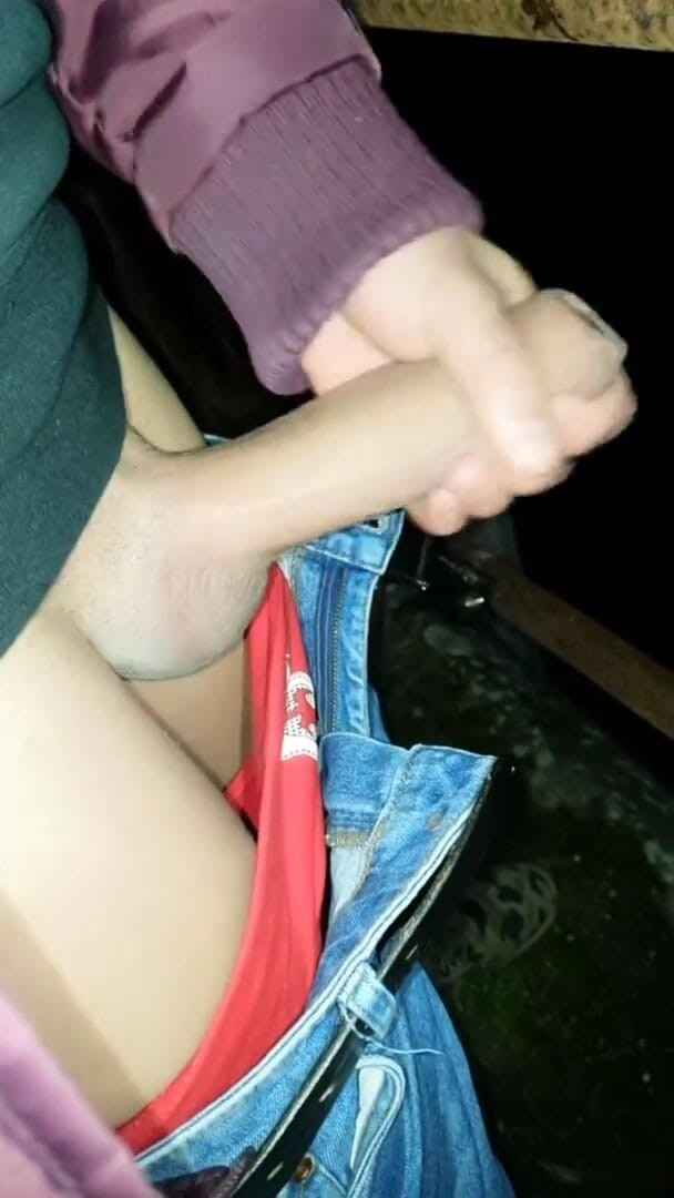 Idmir Sugary: Gara-gara kembar ini, cewek ini kencing dan kencing lagi dari...